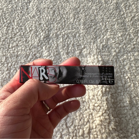 NARS Powermatte Lip Luster Blackheart - Picture 3 of 7